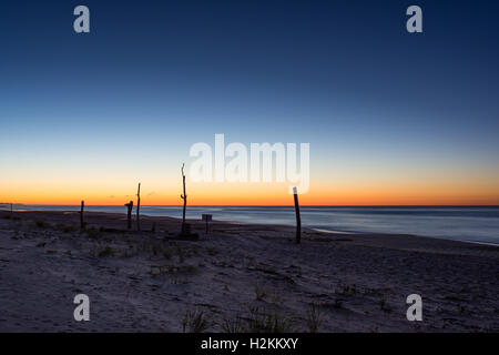 Le soleil se lève sur l'océan Atlantique à l'est de Long Island, New York Banque D'Images