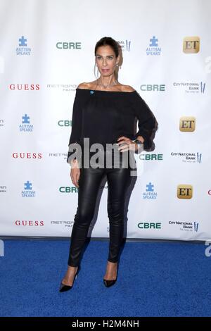 Burbank, CA. Sep 29, 2016. Kristian Alfonso aux arrivées d'Autism Speaks, La Vie En BLUE Fashion Gala, Warner Brothers Studio, Burbank, Ca, le 29 septembre 2016. Credit : Priscilla Grant/Everett Collection/Alamy Live News Banque D'Images