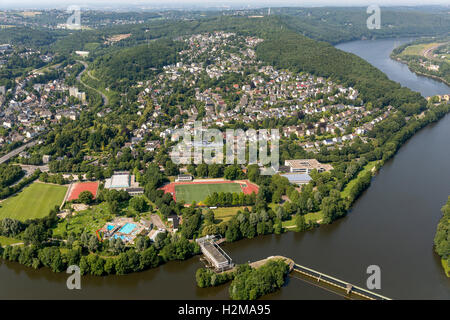 Vue aérienne de l'école, centre, Bleichstein, terrain de sport, les barrages borne moulin, vue aérienne de Herdecke, Ruhr, Rhénanie du Nord-Westphalie Banque D'Images