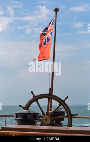 Et de l'ensign de roue à aubes de Waverley en mer sur la côte sud en Septembre Banque D'Images