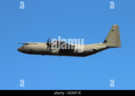 ZH870, un Hercules de Lockheed Martin C4 utilisés par la Royal Air Force, à l'aéroport de Prestwick au cours de l'exercice Joint Warrior 15-1. Banque D'Images