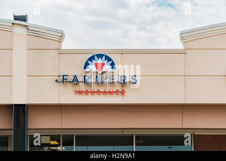 L'extérieur d'un bureau de l'entreprise d'assurance des agriculteurs à Oklahoma City, Oklahoma, 2218 W.l'Interstate I-240 service road, USA. Banque D'Images