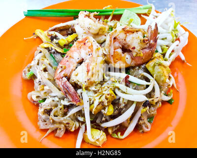 Thai Food, Sauté de nouilles de riz (Pad Thaï). Banque D'Images