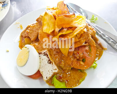 Gado Gado alimentaire végétarien indonésien Banque D'Images