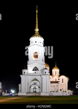 Cathédrale orthodoxe de nuit : l'ancienne cathédrale de l'Assomption à Vladimir (l'un des célèbre en Russie) Banque D'Images