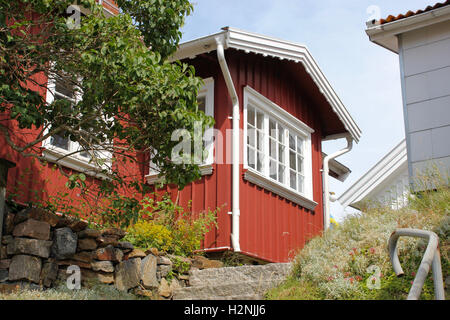 Maison de pêcheur en rouge Grundsund, Bohuslän, Suède Banque D'Images