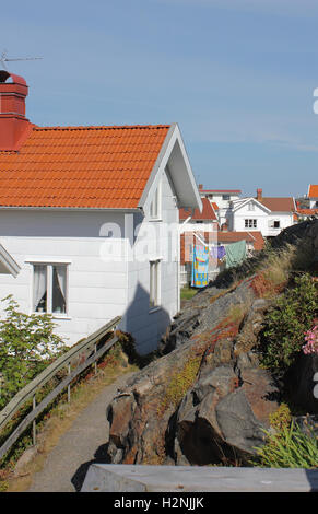 Vue sur le village de Grundsund, Suède Banque D'Images