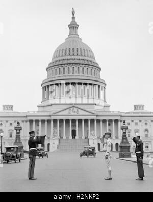 Les robinets après lecture des funérailles du président américain, Warren G. Harding, Capitol Building en arrière-plan, Washington DC, USA, National Photo Company, le 9 août 1923 Banque D'Images