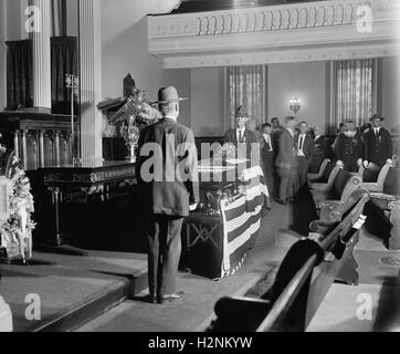 Corps de William Jennings Bryan en chapelle ardente, New York Avenue Presbyterian Church, Washington DC, USA, National Photo Company, le 30 juillet 1925 Banque D'Images