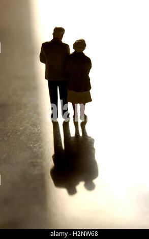 Couple de personnes âgées, figurines Banque D'Images