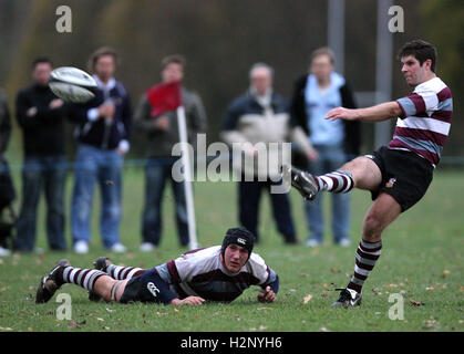 Brentwood convertir une demi-seconde sur essayer - Brentwood RFC vs Romford & Gidea Park RFC au King Georges les terrains de jeu - 10/11/07 Banque D'Images