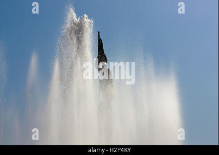 Hochstrahlbrunnen fontaine et Monument commémoratif de guerre soviétique, Vienne Banque D'Images