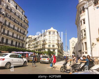 Les bâtiments coloniaux français à Alger l'Algérie.Les bâtiments sont en cours de rénovation par le gouvernement algérien Banque D'Images