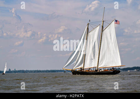 Les 139 pieds de yacht de l'Amérique, réplique de la fameuse goélette de course qui a lancé la tradition de l'America's Cup dans la baie de Chesapeake, le 8 septembre 2016, à Annapolis, Maryland. Le Nord est pour une tournée nord-américaine, Banque D'Images