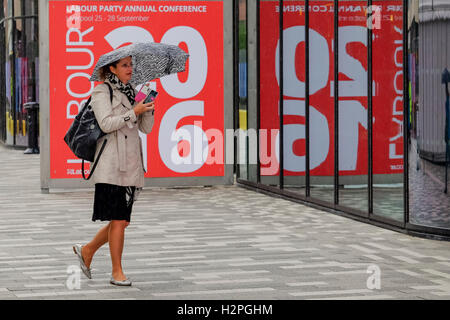 Congrès du Parti travailliste, le 26/09/2016 à Liverpool Liverpool, ACC. Les personnes en photo : l'atmosphère, les délégués arrivent sur un matin froid et humide . Photo par Julie Edwards. Banque D'Images