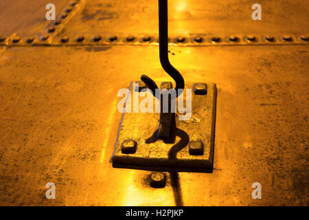 Close up of vintage boucle et crochet en métal Banque D'Images