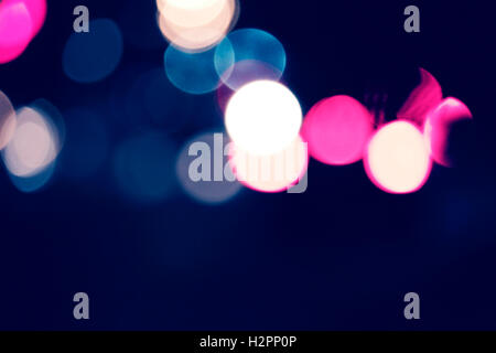 Résumé de l'arrière-plan flou circulaire Christmaslights de flou artistique. Avec effet coloré Banque D'Images