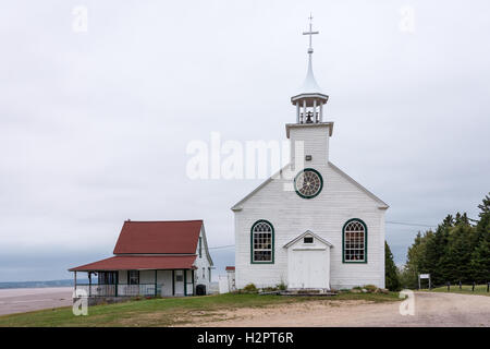 Chapelle de Sainte Anne de Beaumont et le Presbytère construit en 1842 Banque D'Images