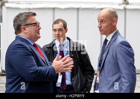 Congrès du Parti travailliste, le 28/09/2016 à Liverpool Liverpool, ACC. Les personnes sur la photo : Stephen Kinnock MP, le dernier jour de la conférence à chats, Tom Watson MP . Photo par Julie Edwards Banque D'Images