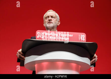 Congrès du Parti travailliste, le 28/09/2016 à Liverpool Liverpool, ACC. Les personnes sur la photo : Jeremy Corbyn, chef du parti du travail, donne son discours "Leaders" le dernier jour de la conférence . Photo par Julie Edwards Banque D'Images