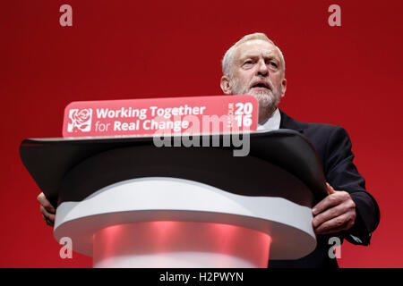 Congrès du Parti travailliste, le 28/09/2016 à Liverpool Liverpool, ACC. Les personnes sur la photo : Jeremy Corbyn, chef du parti du travail, donne son discours "Leaders" le dernier jour de la conférence . Photo par Julie Edwards Banque D'Images