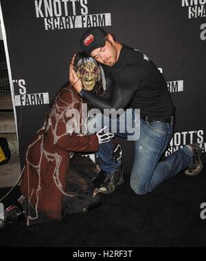 Buena Park, CA. Sep 30, 2016. Kellan Lutz Kellan Lutz aux arrivées de Knott's Scary Farm Tapis noir arrivées, Knott's Berry Farm, Buena Park, CA, le 30 septembre 2016. Credit : Elizabeth Goodenough/Everett Collection/Alamy Live News Banque D'Images