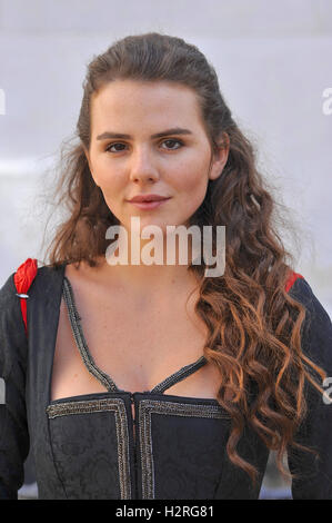 Jindrichuv Hradec, République tchèque. Sep 29, 2016. L'actrice Ruby O'Fee comme Veva photographié pendant le tournage de la SAT.1 'Die drame historique Ketzerbraut' (lit. L'hérétique Bride) au château de Jindrichuv Hradec, République tchèque, 29 septembre 2016. Sat.1 fait un film TV version du roman du même nom par I. Lorentz, qui devrait être diffusée en 2017. PHOTO : URSULA DUEREN/DPA/Alamy Live News Banque D'Images