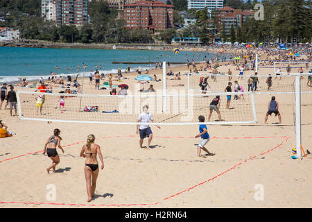 Sydney, Australie. 09Th Oct, 2016. Manly Beach à Sydney est emballé au début du printemps que les températures atteignent 27 degrés sur le long week-end, Sydney, Australie : modèle de crédit10/Alamy Live News Banque D'Images