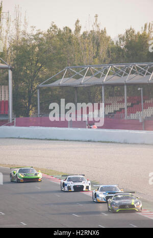 Barcelone, Espagne. 2 octobre, 2016. Les voitures de la série GT, Blacpain en action pendant le Festival de la vitesse de Barcelone sur le circuit de Catalunya. Crédit : Pablo Guillen/Alamy Live News Banque D'Images