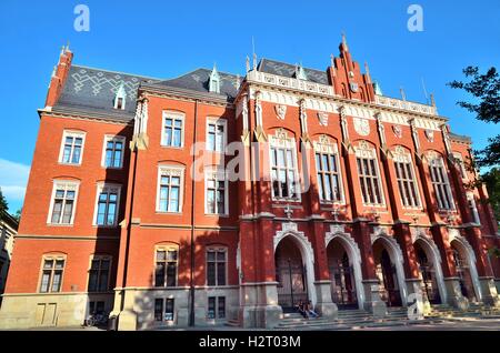 Cracovie, Pologne - 5 juillet 2016 : l'Université Jagellon à la fin de l'année scolaire, le Collegium Novum, Cracovie, Pologne Banque D'Images