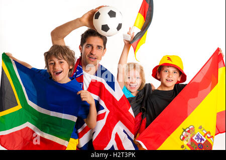 Les amateurs de soccer, divers drapeaux Banque D'Images