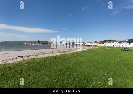 Île d'Islay, en Écosse. Vue tranquille pittoresque de Port Ellen's waterfront, à Frederick Crescent. Banque D'Images