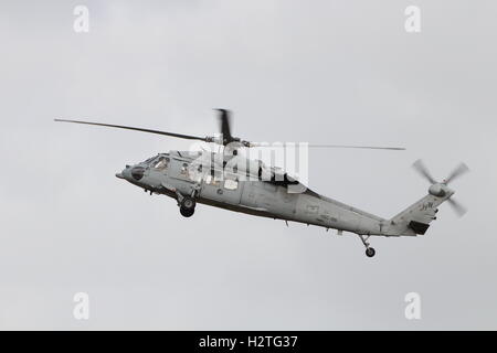 166324,un Sikorsky MH-60S Knighthawk (Seahawk) de la Marine américaine, à l'aéroport de Prestwick au cours de l'exercice Joint Warrior 15-2. Banque D'Images