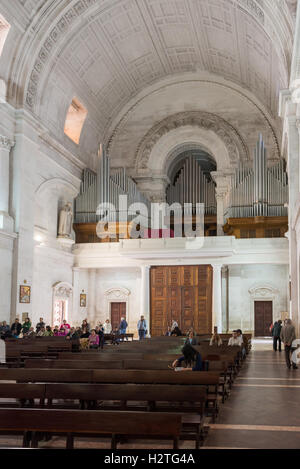 Fatima, Portugal - 25 Avril 2014 : l'intérieur de sanctuaire de Fatima, Fatima, Portugal, Estremadura Banque D'Images