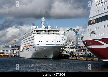 Cruiser dans le sud-port, Helsinki, Finlande Banque D'Images