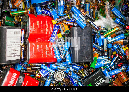 Stockage des batteries à recycler, centre de recyclage Banque D'Images