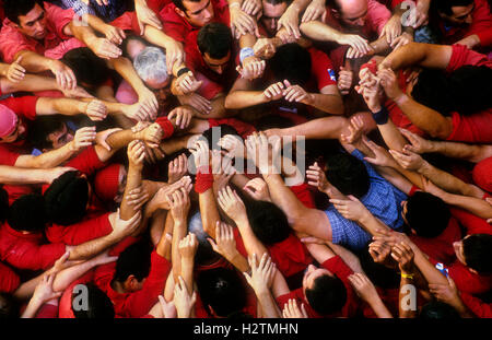 Nens del Vendrell.'Castellers' les capacités humaines, une tradition catalane.Fira de Santa Teresa, fête du village. Plaça Vella.El Ven Banque D'Images