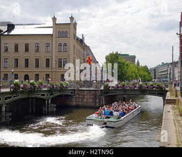 Visite de Göteborg en bateau entrant Stora Hamnkanalen.Gothenburg Suède Banque D'Images