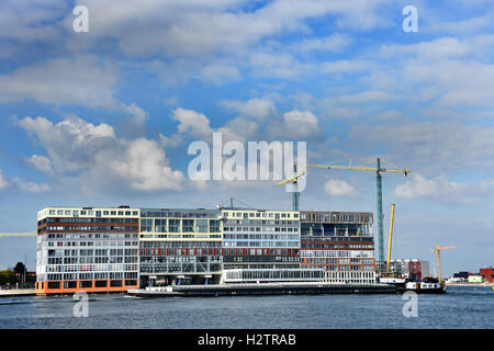 Amsterdam Pays-Bas l'architecture moderne des appartements sur Westerdoksdijkand entre Oude Houthaven et port canal IJ Harbour Banque D'Images