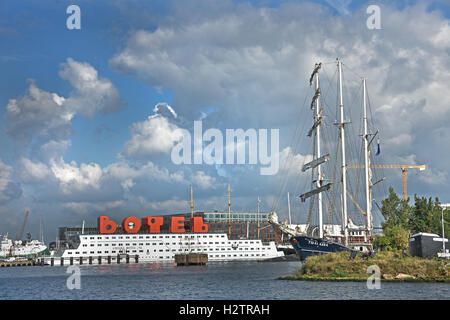 L'Amstel Botel à l'Oosterdok ( IJ Port NDSM quai à Amsterdam Nord pays-Bas ) Noordhollands Zeekanaal Amsterdam, pays-Bas, Néerlandais, Banque D'Images