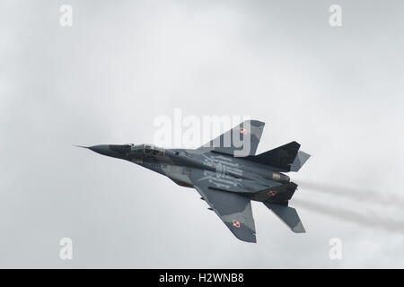 Mikoyan MiG-29 Fulcrum un bimoteur chasseur à réaction militaire de l'Armée de l'Air polonaise s'affiche en 2016 RIAT Banque D'Images