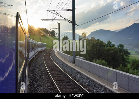 En train : 3921 langschlag Semmeringbahn (chemin de fer du Semmering), de la fenêtre, Wiener Alpen, Alpes, Niederösterreich, Autriche, Austri Banque D'Images