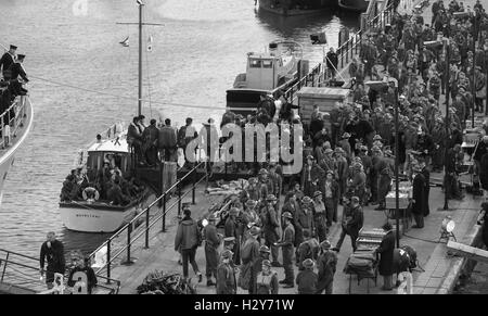 Christopher Nolan continue de filmer le film "unkirk' dans le port de Weymouth. Doté d''atmosphère : où : Weymouth, Royaume-Uni 28 Juillet 2016 Quand : Banque D'Images