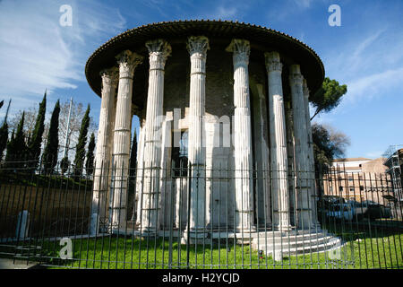 Ruines de l'ancien temple romain d'Hercule Victor ou le gagnant, dans la région de Bocca Verita Square, Rome, Italie, Europe Banque D'Images