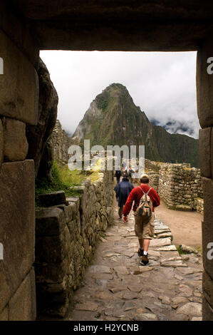 L'une des entrées dans le complexe archéologique de Machu Picchu. Machu Picchu est une ville d'altitude dans les montagnes des Andes Banque D'Images