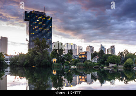 Wien, Vienne : Lac Kaiserwasser, IZD Tower, 22, Wien, Autriche. Banque D'Images