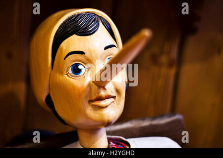 La figure de Pinocchio en bois Banque D'Images