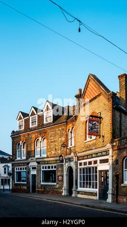 Vieux Pub dans le centre-ville, Whitstable, Kent, Angleterre, Royaume-Uni Banque D'Images