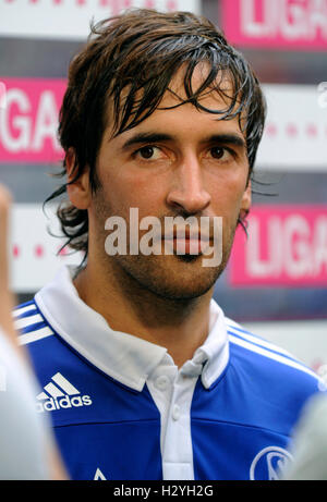 Joueur de football Raul, Liga, Ligue de football 2010 total total Cup, match entre le FC Schalke 04 et Hambourg SV, résultat final Schalke 2 Banque D'Images