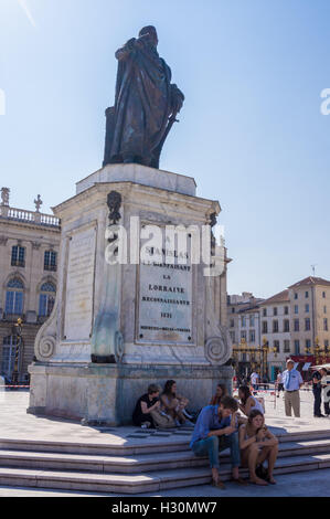 Statue de Stanislas Leszczynski, I duc de Lorraine, par Georges Jacquot, 1831, Place Stanislas, Nancy, Meurthe-et-Moselle France Banque D'Images